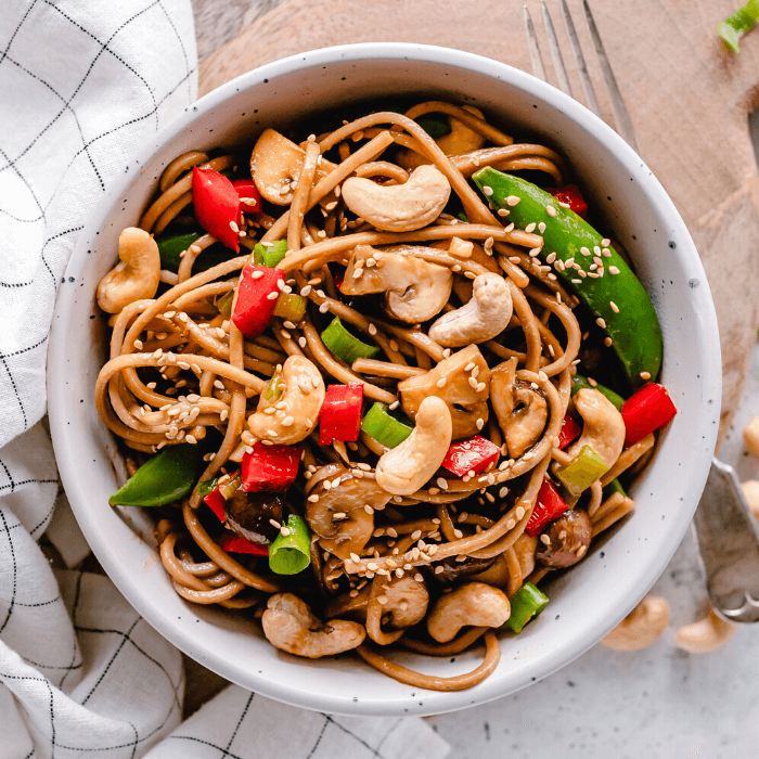 Wokgroenten met soba noedels