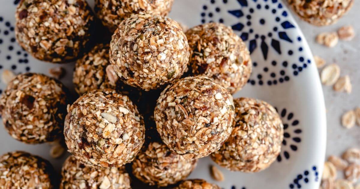 Muesli bites met dadels, zaden en pitten Smaakt