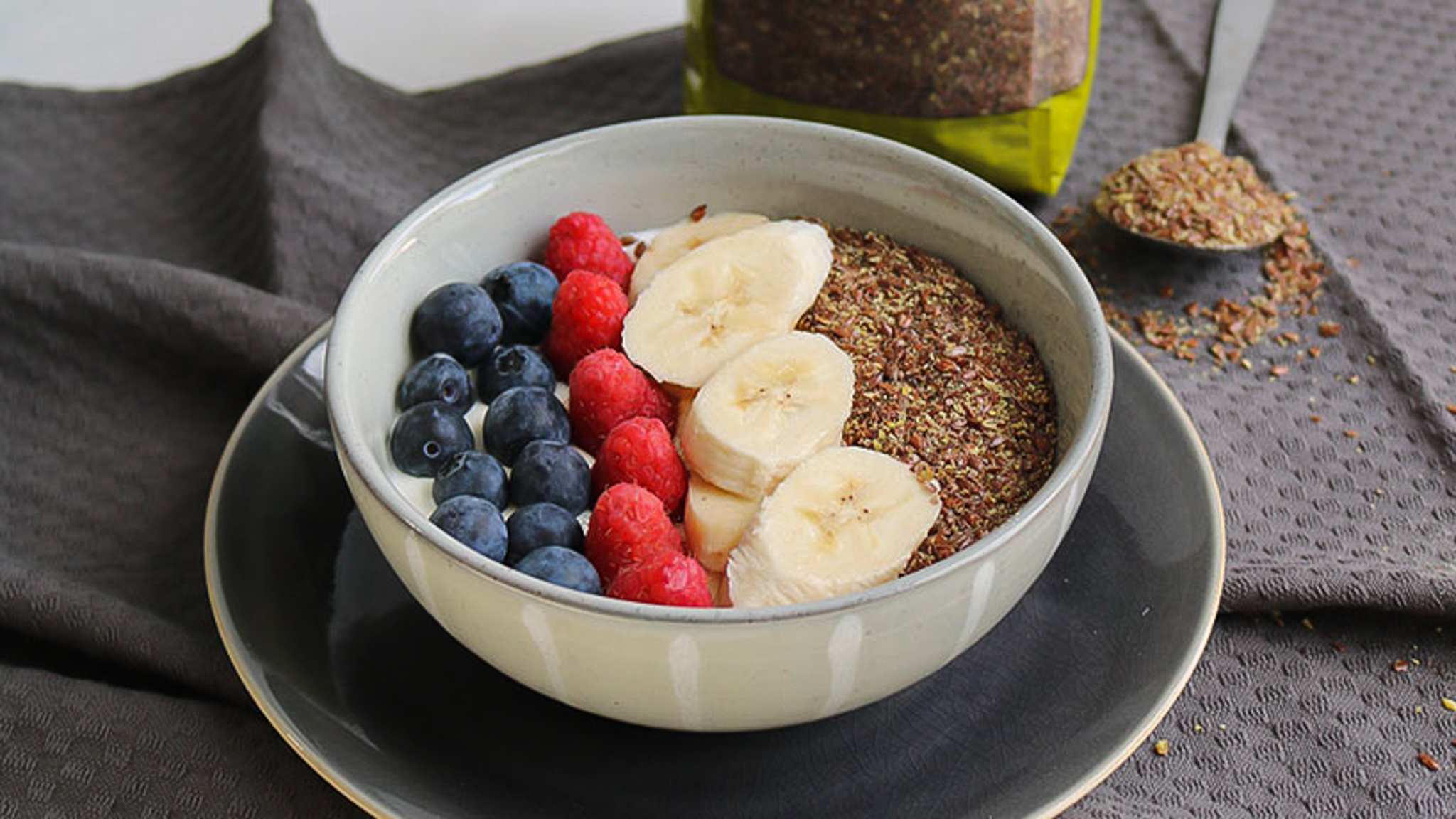 Raap bladeren op Staat Ochtend gymnastiek Gebroken lijnzaad met yoghurt en fruit | Recepten | Smaakt